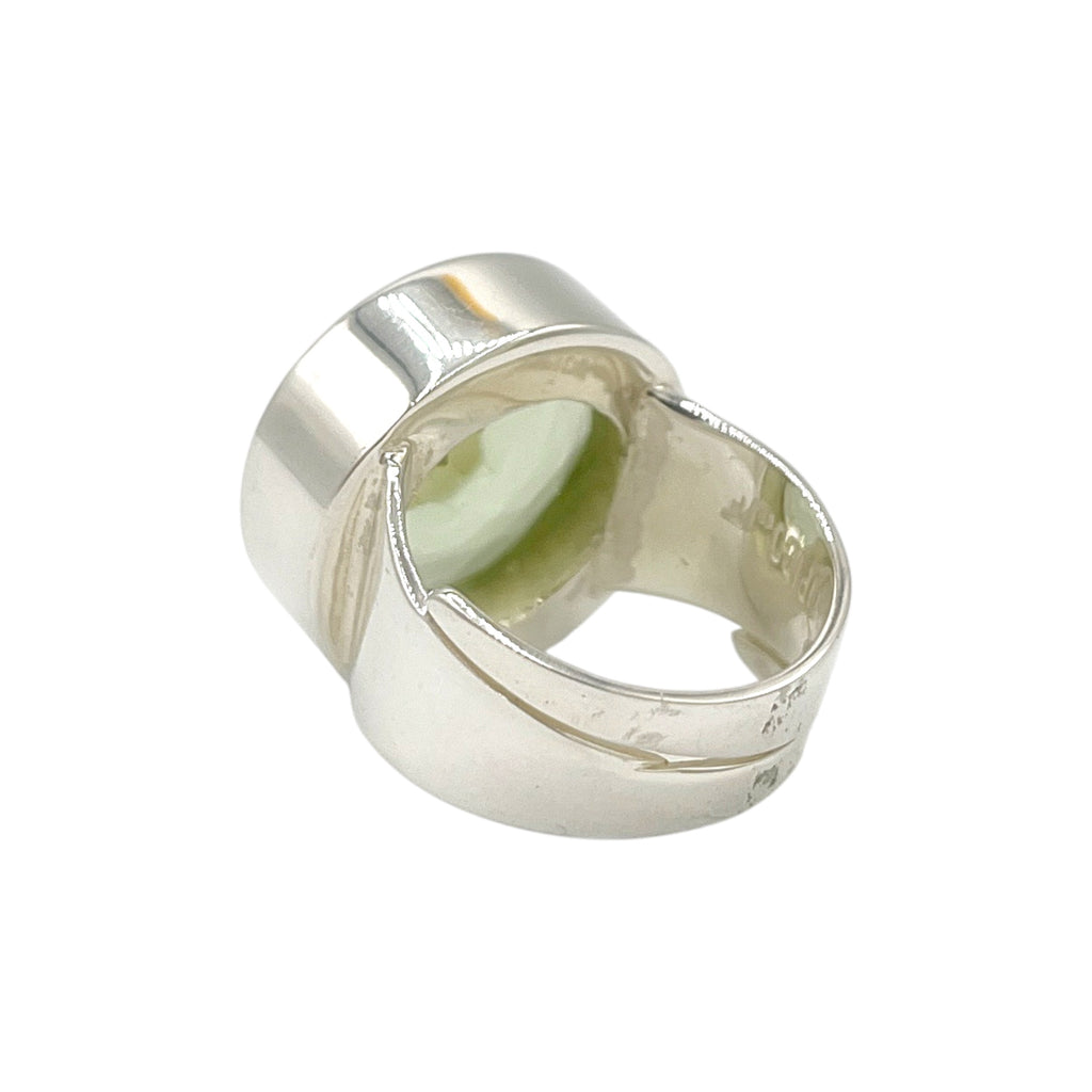 Light Green Volcanic Glass Statement Ring – 925 Sterling Silver – Adjustable – Approx. 2 cm