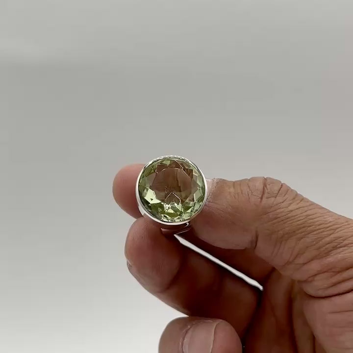 Light Green Volcanic Glass Statement Ring – 925 Sterling Silver – Adjustable – Approx. 2 cm